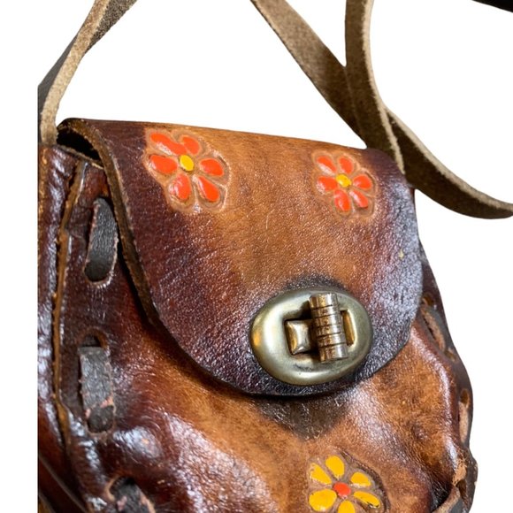 Vintage Leather Tooled Floral Mini Coin Card Purse - Picture 4 of 7